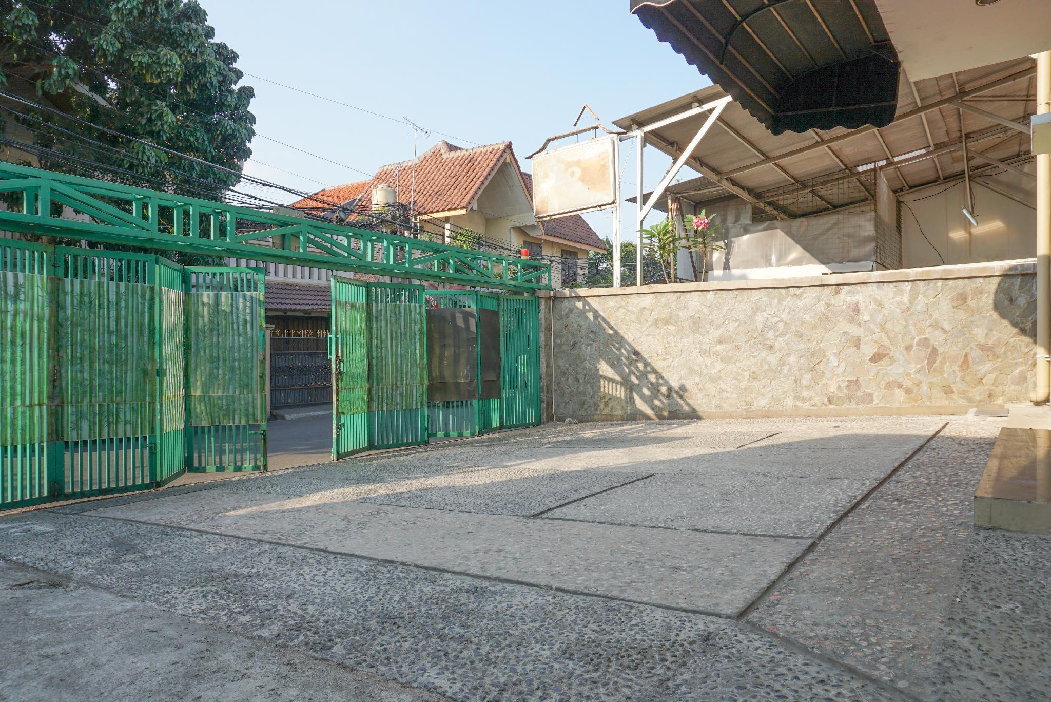 Reddoorz Near Kemang Square Hotell Jakarta Eksteriør bilde