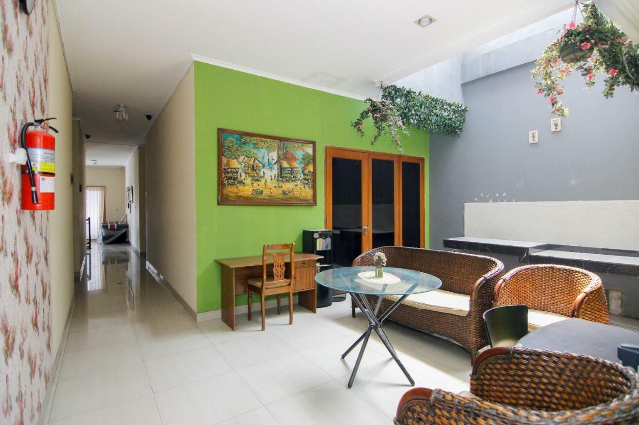 Reddoorz Near Kemang Square Hotell Jakarta Eksteriør bilde